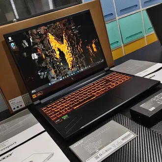 Acer Nitro V16 Ryzen7 / 16GB RAM / RTX 4060