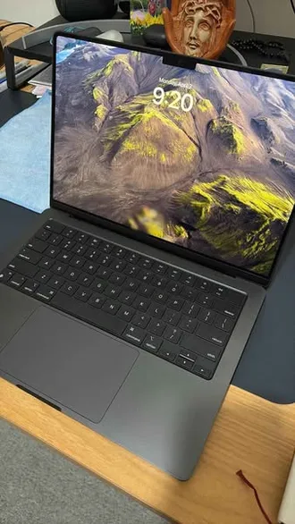 Nonactive MacBook Pro 14