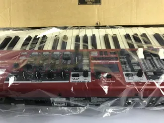 Nord Electro 6D / Yamaha Tyros 5