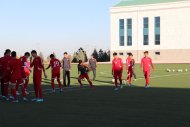 Fotoreportaž: Futbol boýunça KHDR-nyň milli ýygyndysynyň Aşgabatdaky türgenleşigi