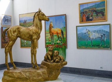 The Academy of Arts of Turkmenistan hosts an exhibition dedicated to the Day of the Turkmen Horse