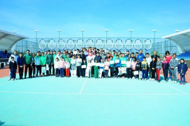 Fotoreportaž: Tennis boýunça Türkmenistanyň çempionaty 2020-niň ýeňijileriniň sylaglanyş dabarasy