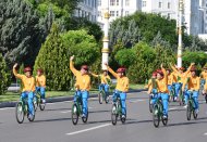 Фоторепортаж: В Ашхабаде состоялся массовый велопробег в честь Всемирного дня велосипеда