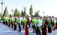 Fotoreportaž: Türkmenistanyň mekdeplerinde «Soňky jaň» dabaralary geçirildi