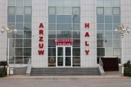 Фоторепортаж: разнообразный выбор ковров в магазине Arzuw haly