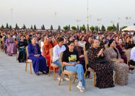 Fotoreportaž: Akon, Dr.Alban, Emin we beýleki daşary ýurtly ýyldyzlaryň gatnaşmagynda baýramçylyk konserti