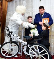 Photoreport: The President of Turkmenistan fulfilled the New Year's dream of an 11-year-old boy