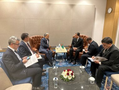 Türkmenistan Kültür Bakanı, Erzurum'daki forumda görüşmelerde bulundu