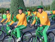 Photoreport: President of Turkmenistan unveils Bicycle monument and takes part in mass bike ride