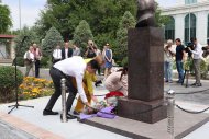 Ýuriý Gagarinyň ýadygärliginiň açylyşyndan fotoreportaž