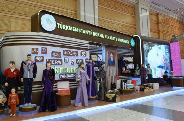 Exhibition of the shopping complex dedicated to the Day of the Turkmen Carpet in Ashgabat