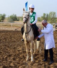 Photoreport: an equestrian marathon took place in the Ak-Bugday district of the Akhal velayat