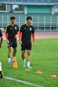 Fotoreportaž: Koreýa futbol ýygyndysy Köpetdag stadionynda