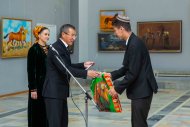 Aşgabatda türkmen bedewlerine bagyşlanan suratlar sergisi açyldy