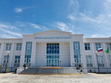 Governor of the Astrakhan Oblast Igor Babushkin visited the school named after Magtymguly Pyragy in the village of Funtovo