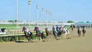 Photo report: Autumn horse racing season begins in Turkmenistan