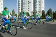 Ashgabat hosts mass bike ride timed to coincide with World Bicycle Day