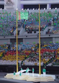 Olimpiýa stadionynda geçirilen V Aziýa oýunlarynyň ýapylyş dabarasyndan fotoreportaž