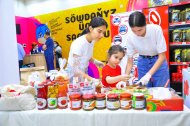 Fotoreport: Tasting of TERi Foods products in the Bagtyyarlyk shopping center