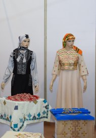 Aşkabat'ta, Türkmen-İran moda ve tekstil sergisinin açılışı yapıldı