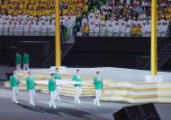 Olimpiýa stadionynda geçirilen V Aziýa oýunlarynyň ýapylyş dabarasyndan fotoreportaž