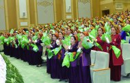 Фоторепортаж: В Туркменистане прошло торжество в честь многодетных матерей, обладательниц звания «Эне мяхри»