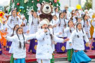 Photo story: The main Christmas tree of the country lit up in Turkmenistan