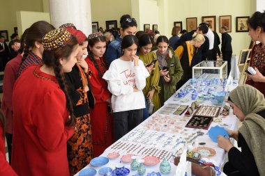 An exhibition of works by artists and artisans of Iran opened in Ashgabat