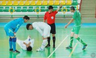 Aşgabat şäheriniň futzal boýunça açyk çempionatynyň birinji aýlawynyň jemleýji gününde geçirilen duşuşyklardan taýýarlan fotoreportaž