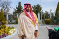 Fotorepotaž: Saud Arabystany Türkmenistana 25 tonna hurma iberdi