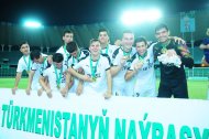 Fotoreportaž: Aşgabadyň «Altyn asyr» futbol topary Türkmenistanyň Naýbaşy kubogynyň eýesi boldy