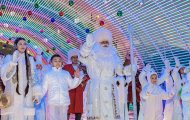 New Year's lights were solemnly lit on the main tree of Turkmenistan