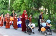 Fotoreportaž: Türkmenistanda Çagalary goramagyň halkara güni giňden bellenildi