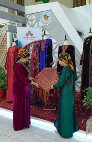 Exhibition of the shopping complex dedicated to the Day of the Turkmen Carpet in Ashgabat