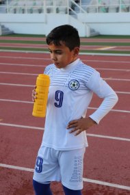 Photo report: Master-class of football players Artur Gevorkyan and Amir Gurbani for the children's FC Dostluk