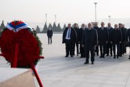 Mihail Mişustin «Halk Hakydasy» ýadygärlikler toplumyna bardy