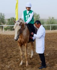 Photoreport: an equestrian marathon took place in the Ak-Bugday district of the Akhal velayat