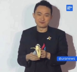 Crypto billionaire Justin Sun ate a banana for 6,24 million USD