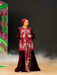 Turkmen fashion and products of entrepreneurs at the last exhibition UIET-2024