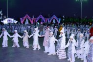 Photo story: The main Christmas tree of the country lit up in Turkmenistan