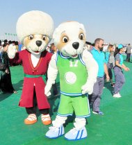 «Aşgabat 2017» oýunlarynyň alawynyň ýakylyş dabarasyndan fotoreportaž