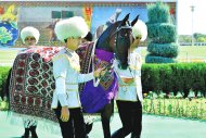 Photo report: Autumn horse racing season begins in Turkmenistan