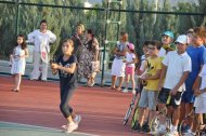 Fotoreportaž: Aşgabatda halkara tennis ýaryşynyň açylyş dabarasy boldy