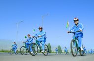 Mass bike ride in honor of World Bicycle Day in Ashgabat