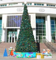 Photoreport: streets of New Year's Ashgabat