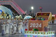 New Year's lights were solemnly lit on the main tree of Turkmenistan