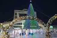 Photo story: The main Christmas tree of the country lit up in Turkmenistan