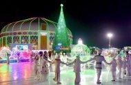 Photoreport:central New Year trees were lit in all velayats of Turkmenistan