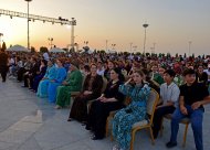 Fotoreportaž: Akon, Dr.Alban, Emin we beýleki daşary ýurtly ýyldyzlaryň gatnaşmagynda baýramçylyk konserti