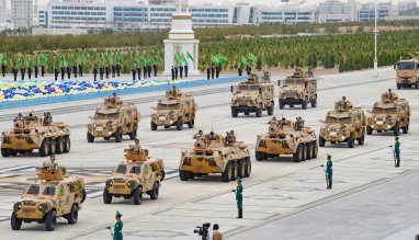 Turkmenistan demonstrated military might at the parade in honor of the 33rd anniversary of independence